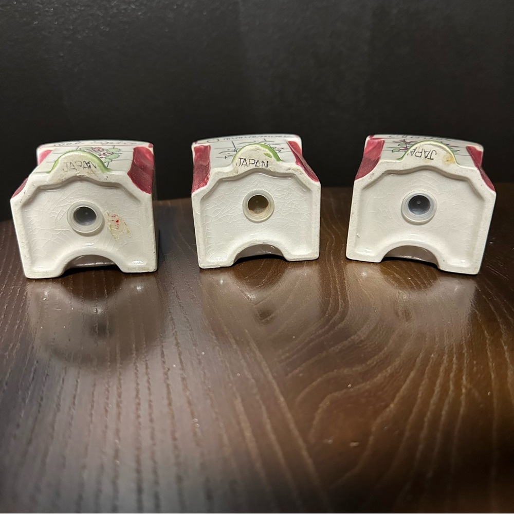 SOLD- Vintage Ceramic Spice Shakers and Wooden Rack Set Hanging Kitchen Cooking - Picture 6 of 16